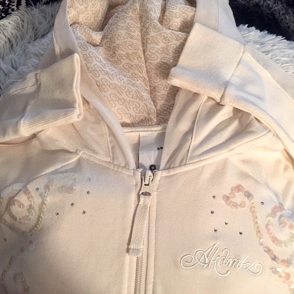 Akdmks cream ♥️sport wear